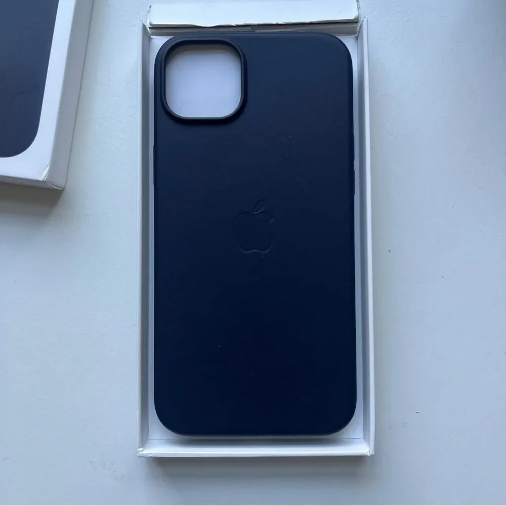 Apple Leather Case with MagSafe for iPhone 14 Plus - Navy NWT